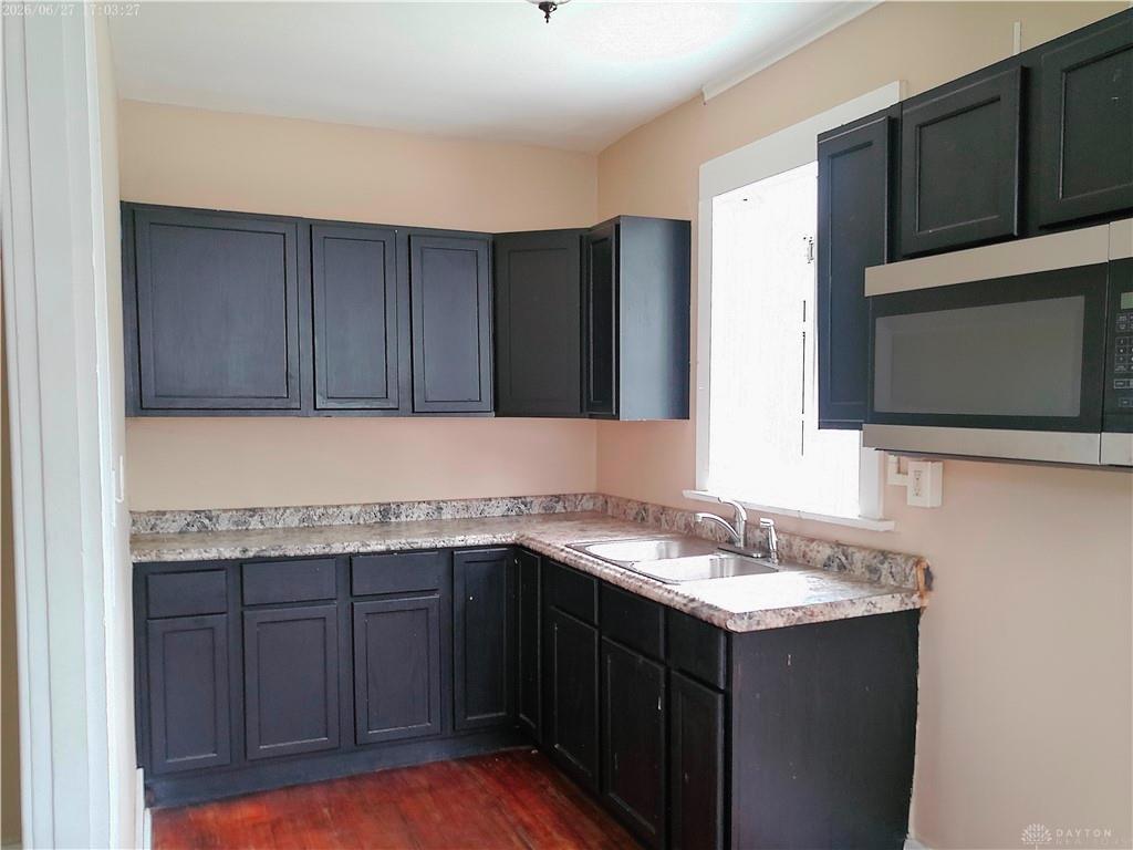 830 Manhattan Property Photo 9