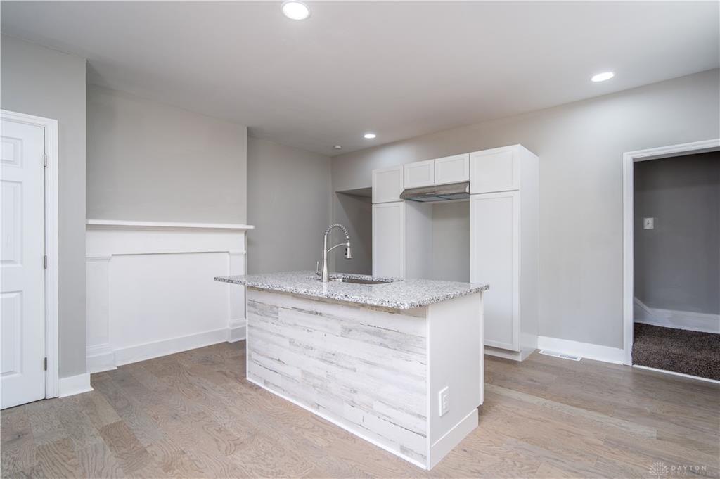 913 Charlotte Property Photo 2