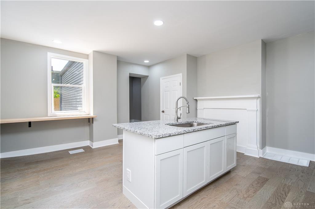 913 Charlotte Property Photo 3