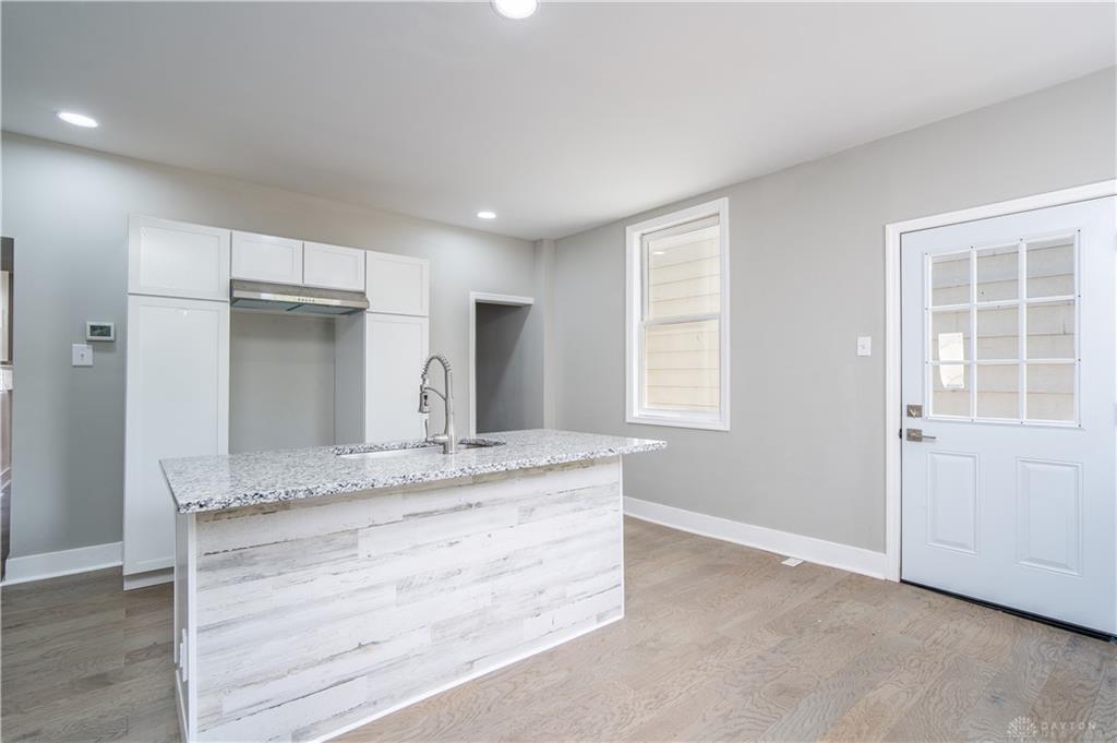 913 Charlotte Property Photo 7