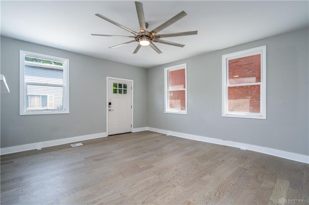 913 Charlotte Property Photo 10