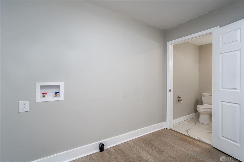 913 Charlotte Property Photo 12