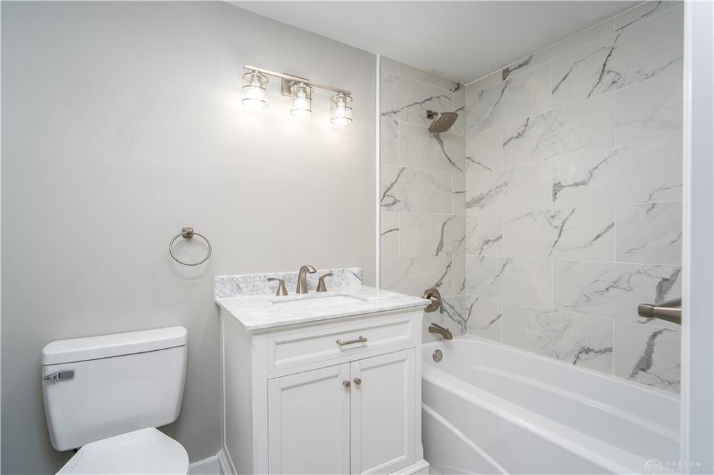 913 Charlotte Property Photo 13