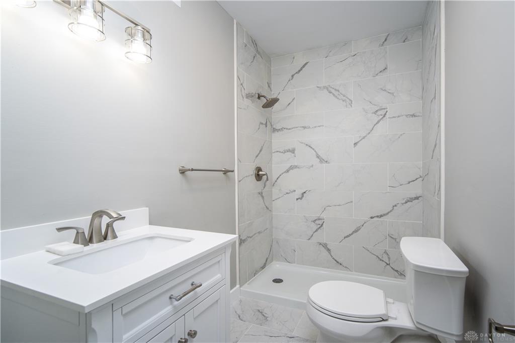 913 Charlotte Property Photo 25