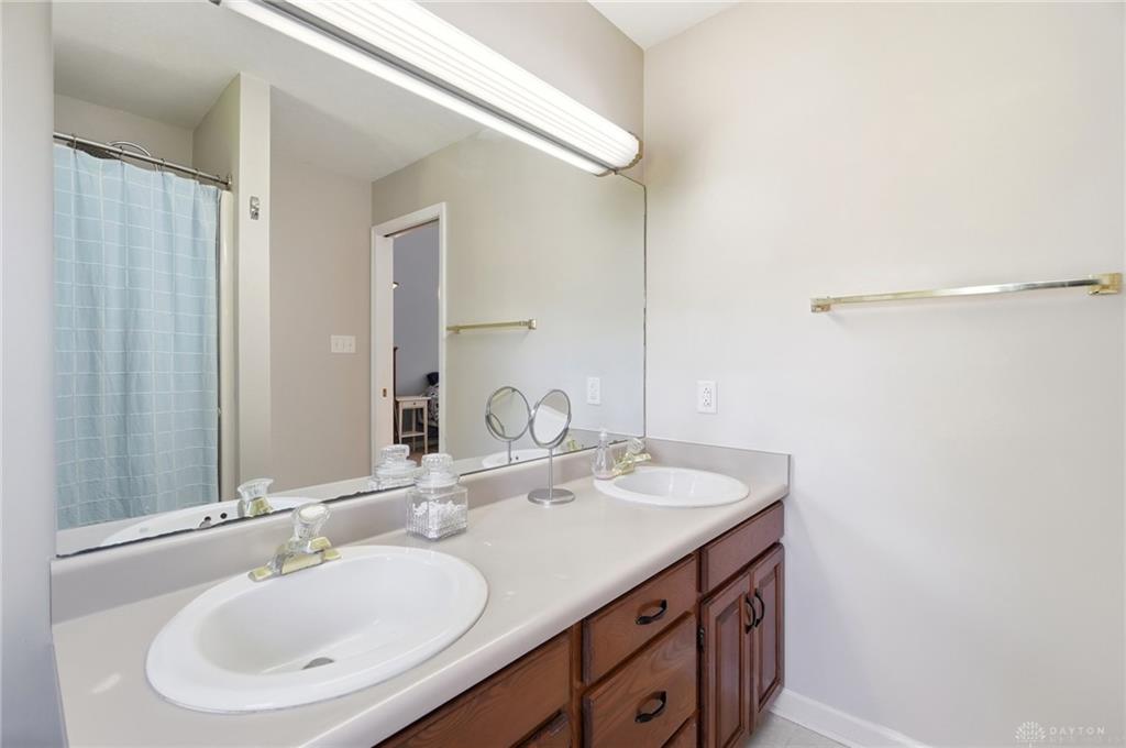 4529 Rosemont Property Photo 37