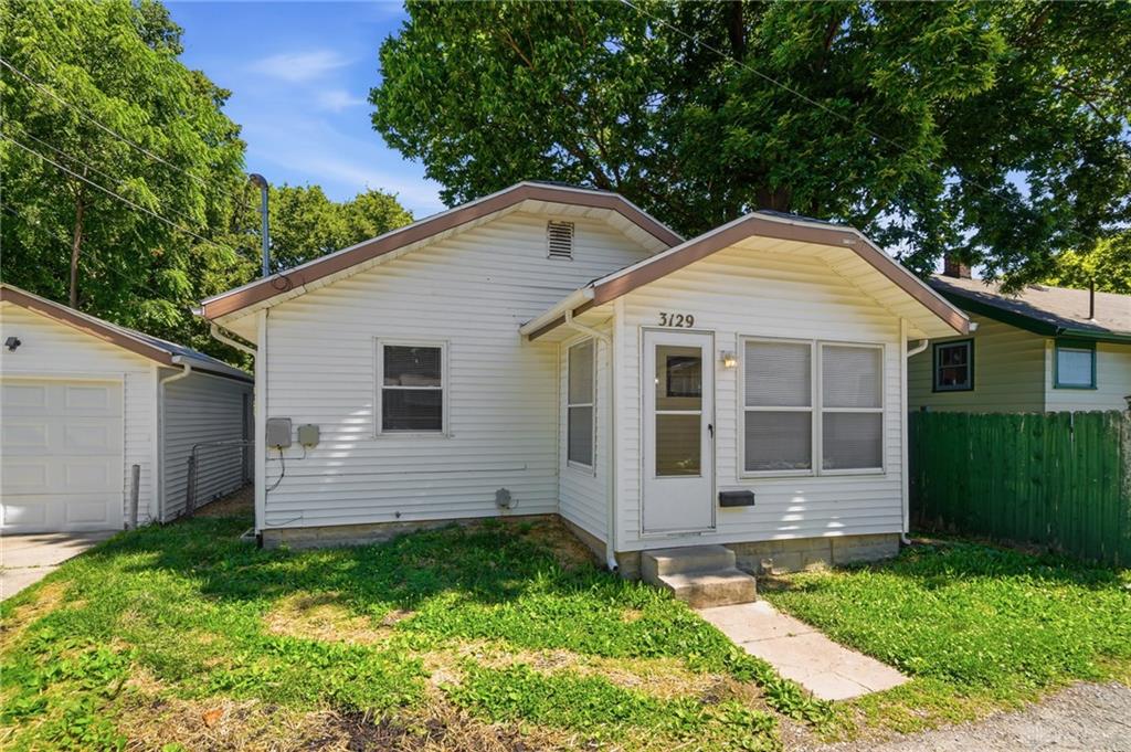 3129 Cottage Property Photo 1