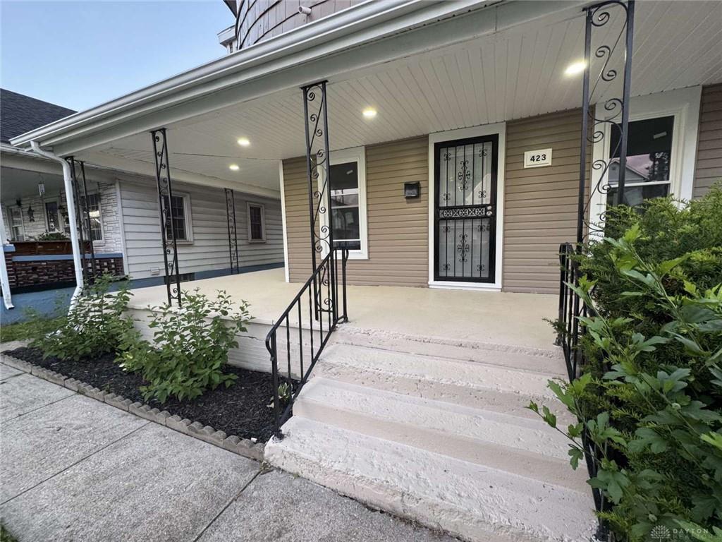 423 Deeds Property Photo 3
