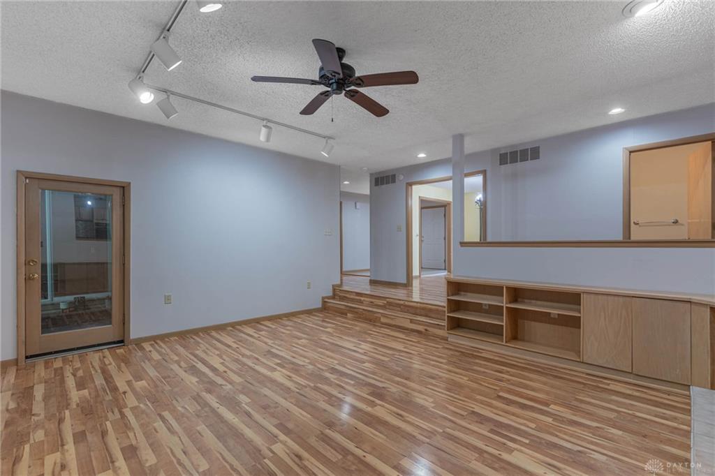 6584 Stillcrest Property Photo 3