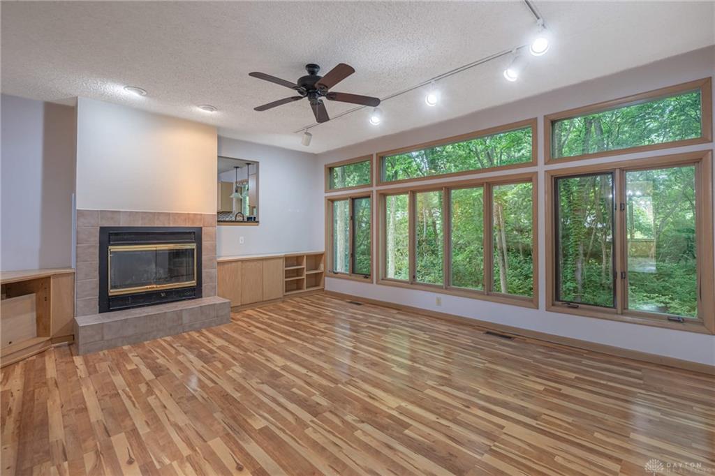 6584 Stillcrest Property Photo 4
