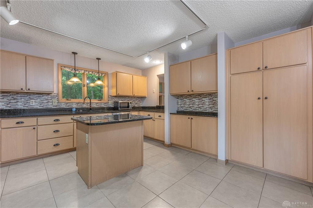 6584 Stillcrest Property Photo 6