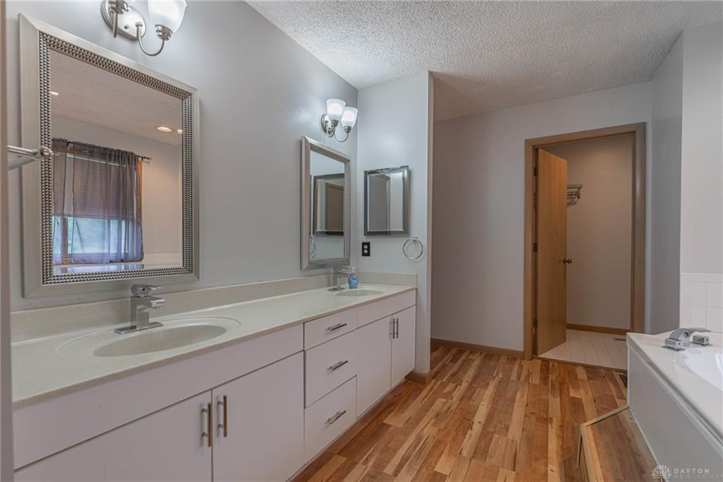 6584 Stillcrest Property Photo 32