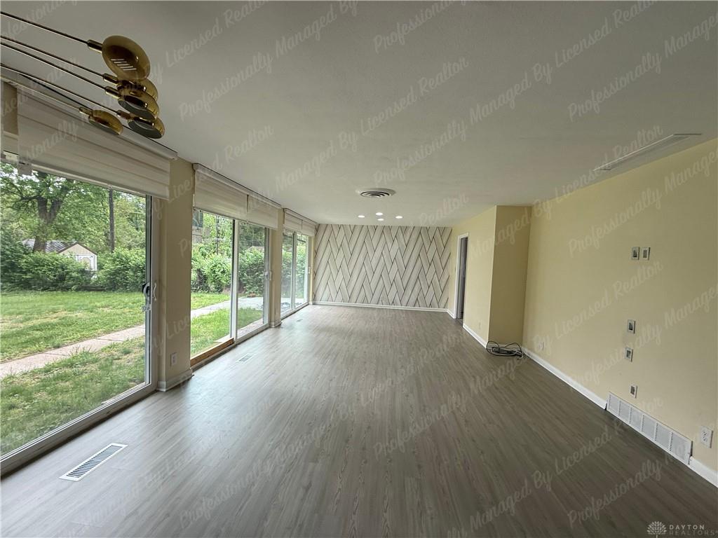 3776 Dorset Property Photo 6