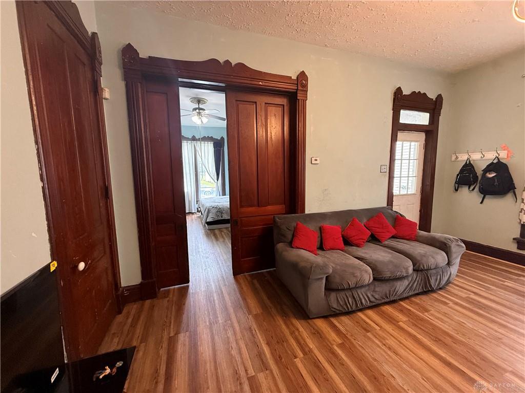 57 S Torrence Property Photo 3