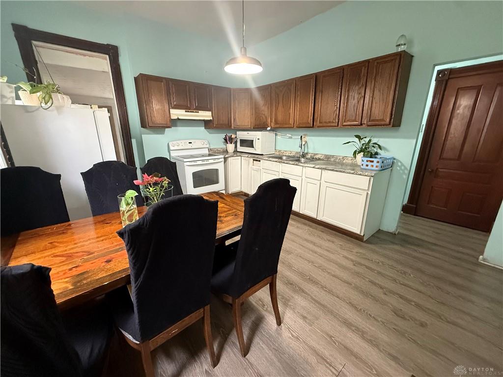 57 S Torrence Property Photo 8
