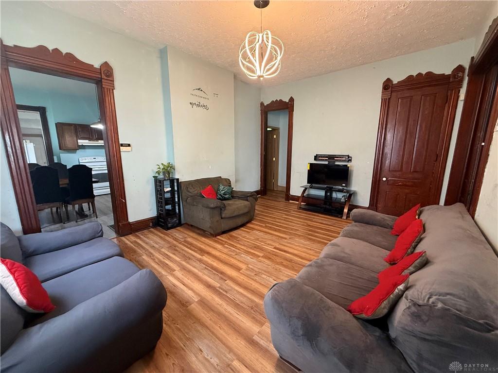 57 S Torrence Property Photo 8