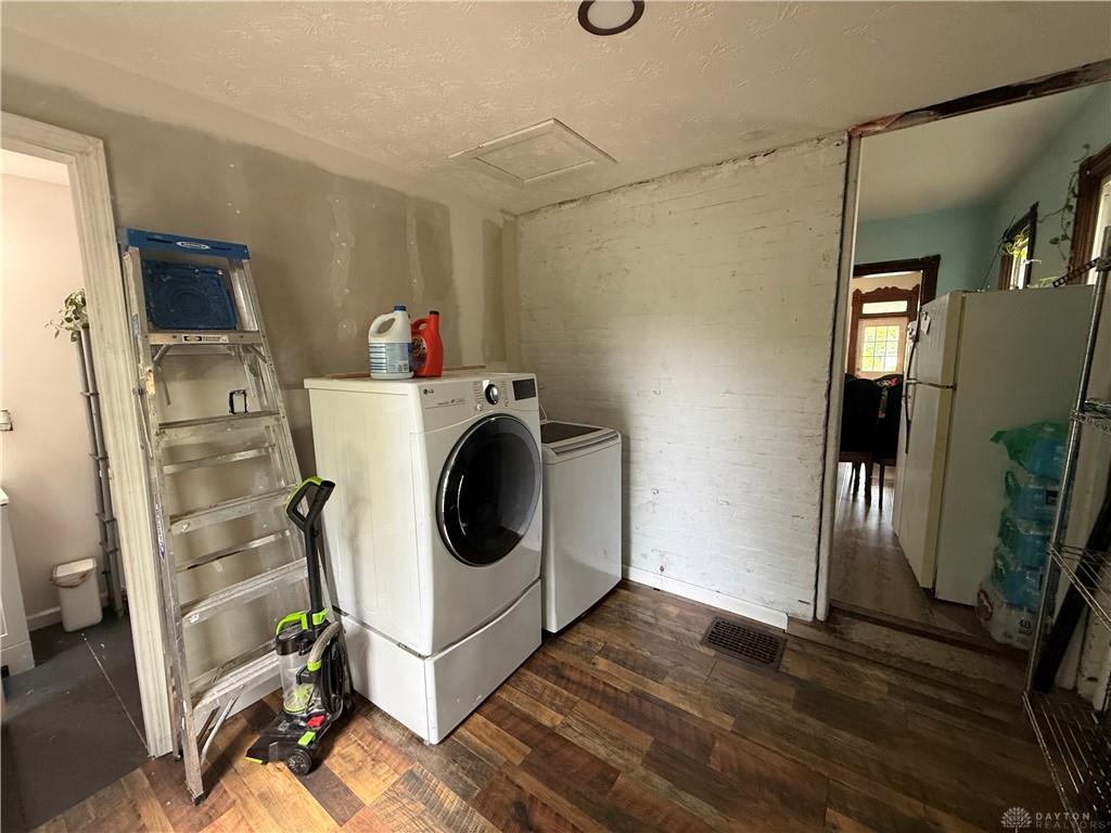57 S Torrence Property Photo 18