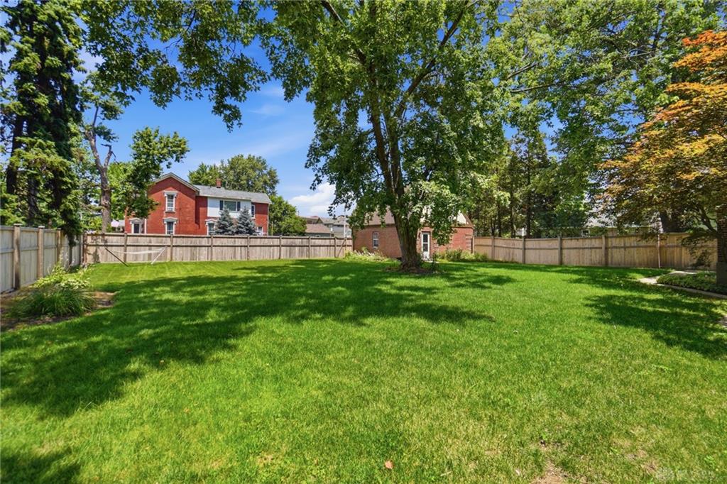 505 E Linden Property Photo 90