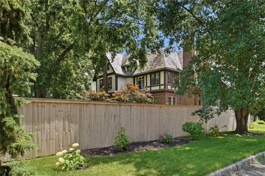 505 E Linden Property Photo 93