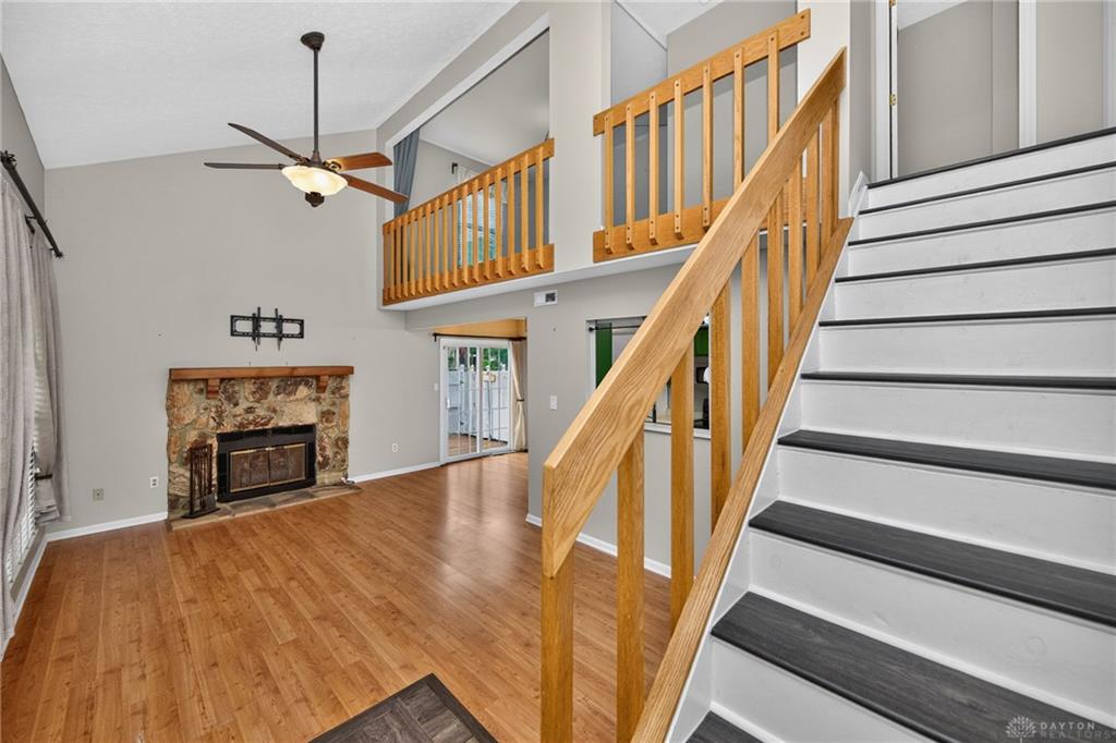 2070 Foxknoll Property Photo 6