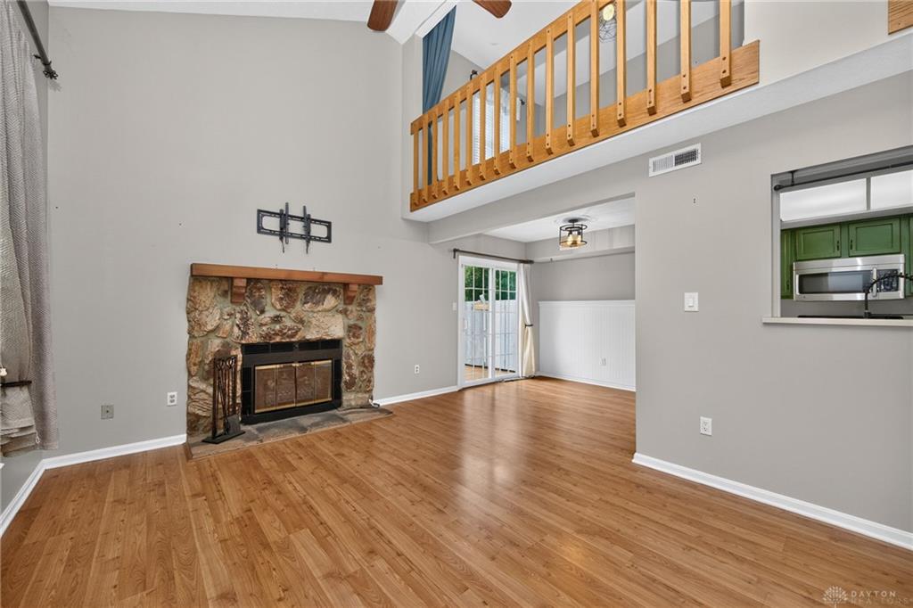 2070 Foxknoll Property Photo 7