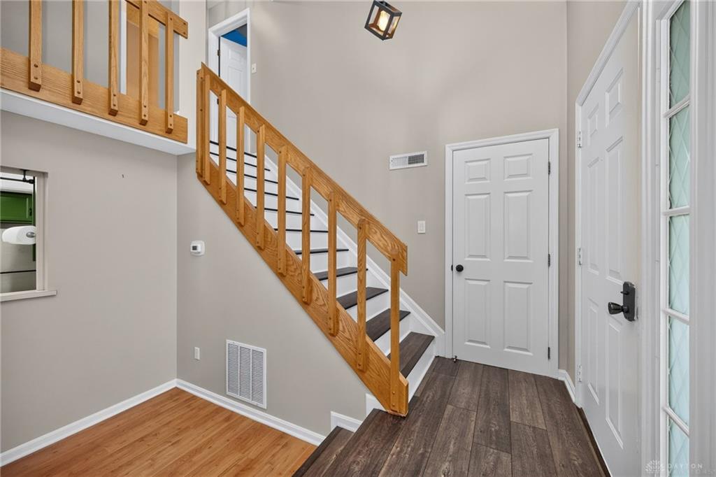 2070 Foxknoll Property Photo 9