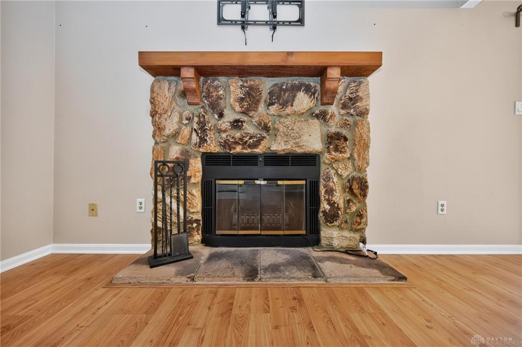 2070 Foxknoll Property Photo 12
