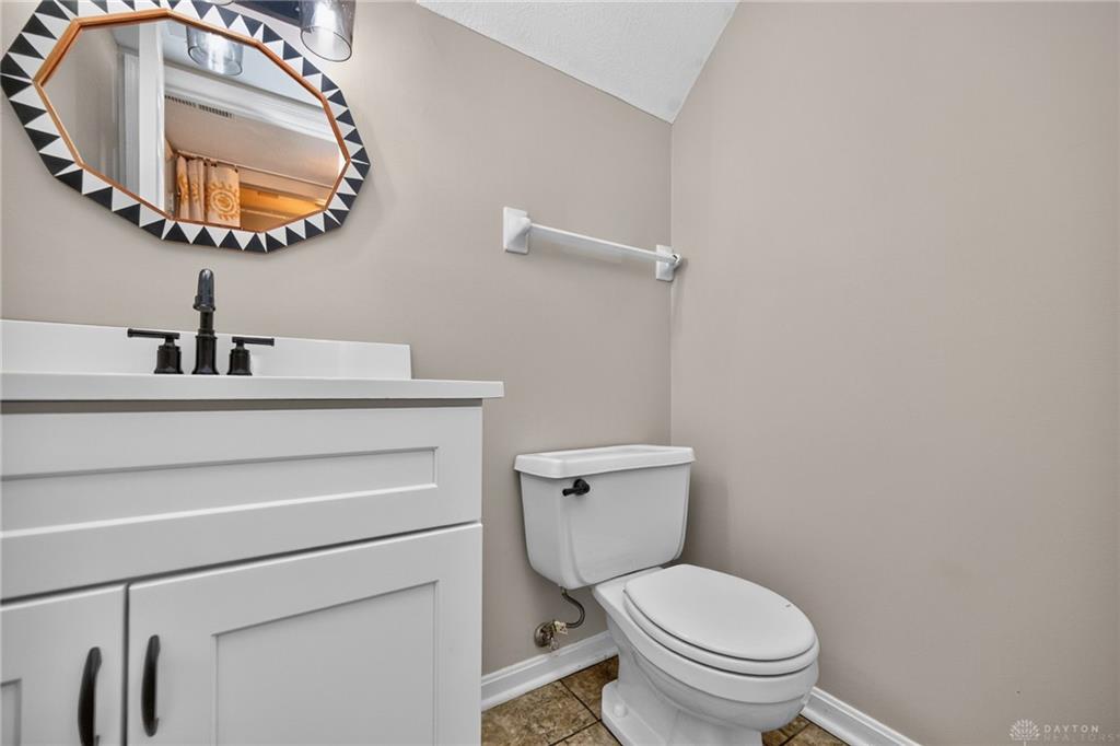 2070 Foxknoll Property Photo 21