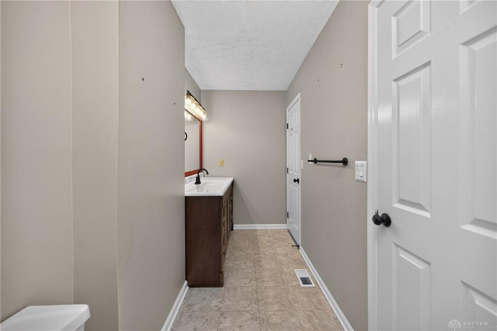2070 Foxknoll Property Photo 31