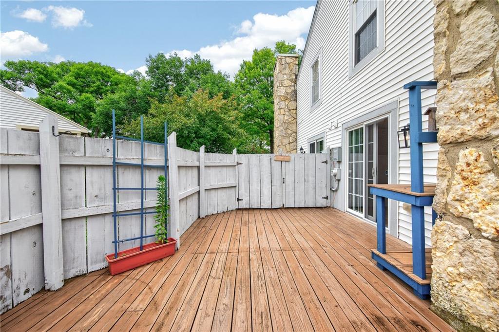 2070 Foxknoll Property Photo 35