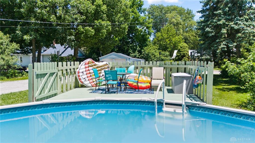 324 E Main Property Photo 9