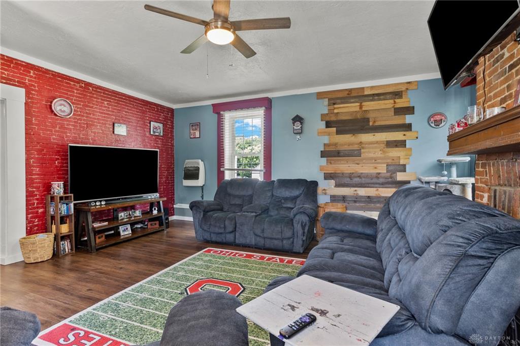 324 E Main Property Photo 24