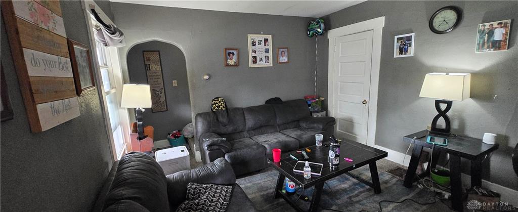 910 Pine Property Photo 3