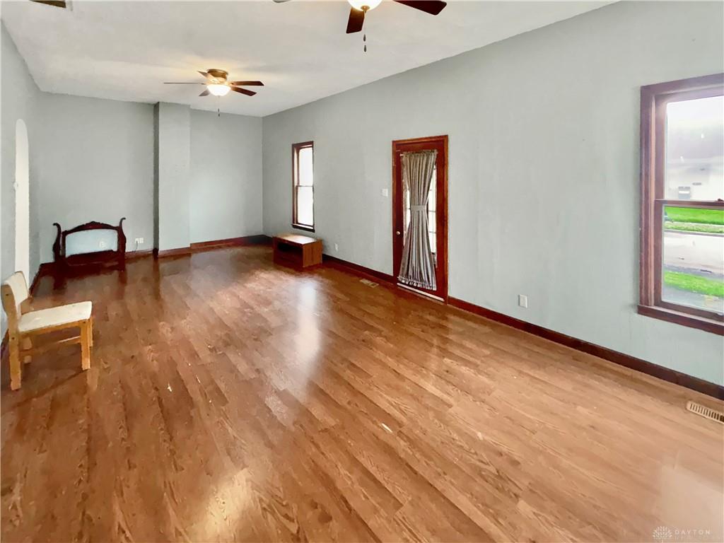 118 E Mechanic Property Photo 3