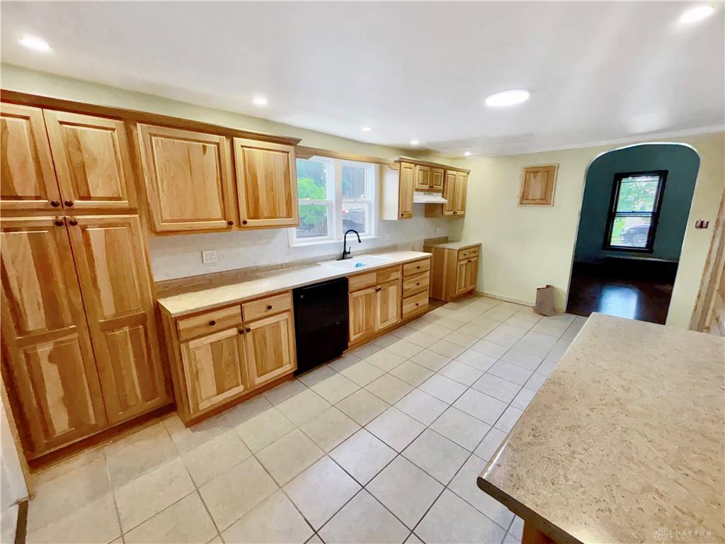 118 E Mechanic Property Photo 5