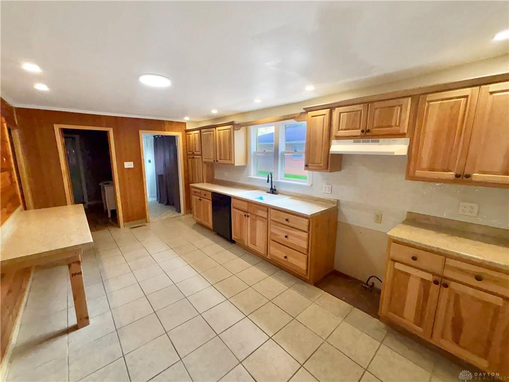 118 E Mechanic Property Photo 6