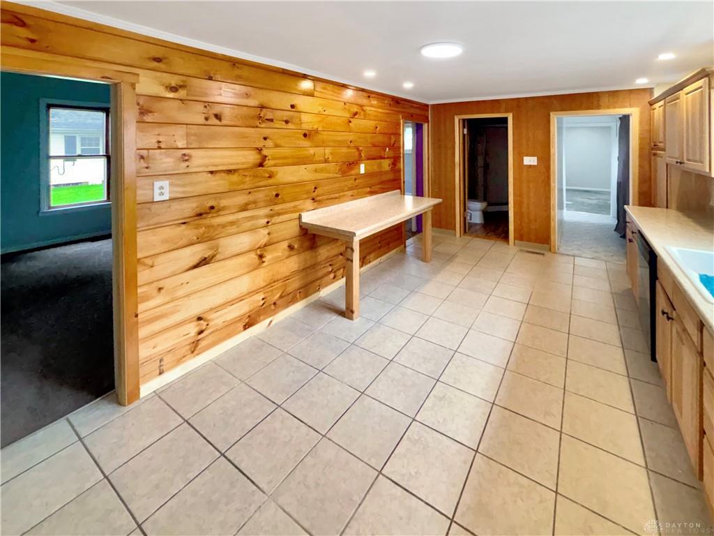 118 E Mechanic Property Photo 7