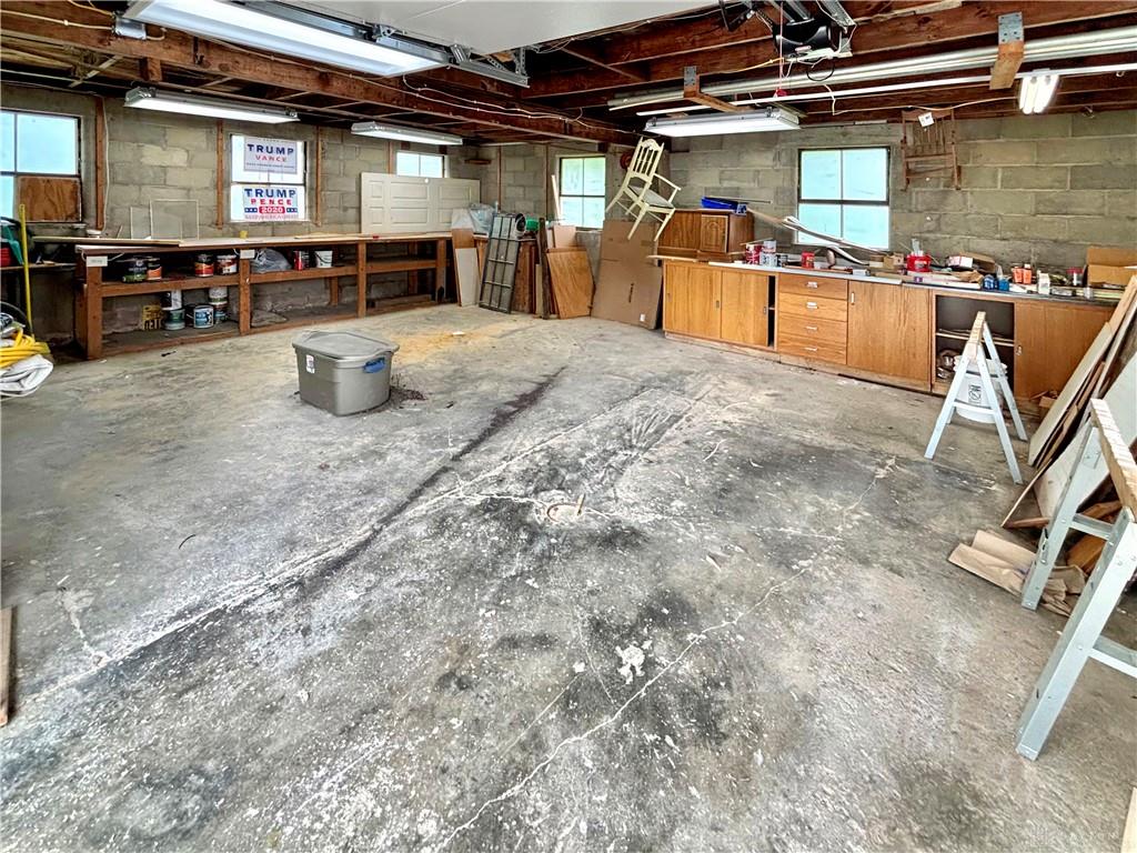 118 E Mechanic Property Photo 19