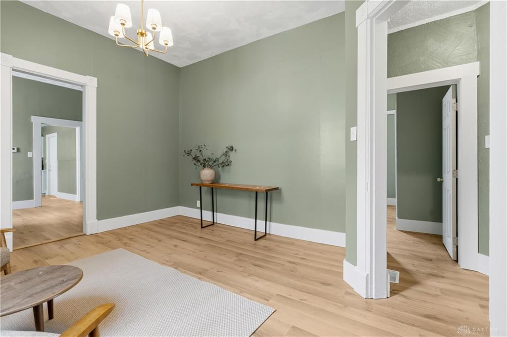 125 High Property Photo 3