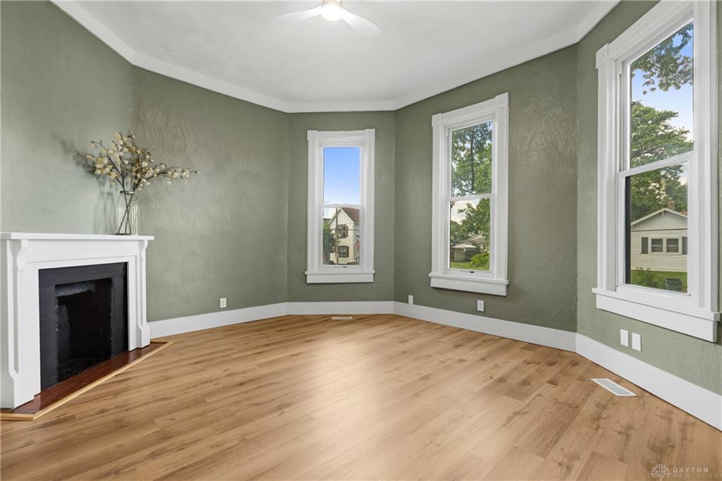125 High Property Photo 4