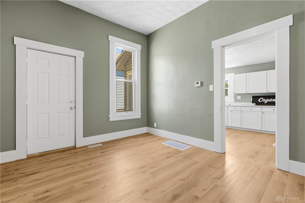 125 High Property Photo 9