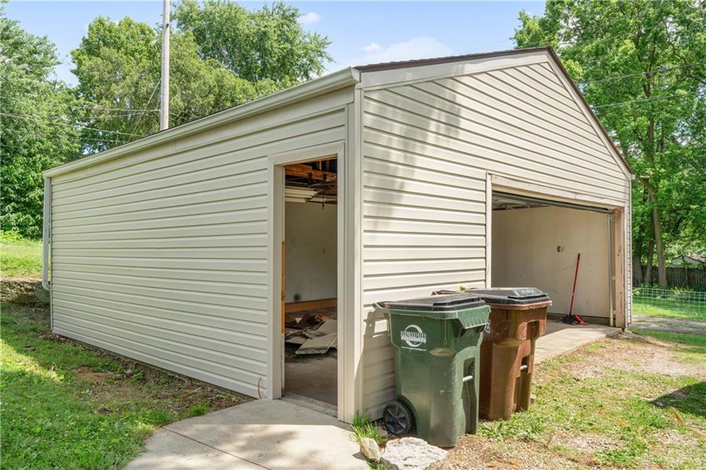 125 High Property Photo 18