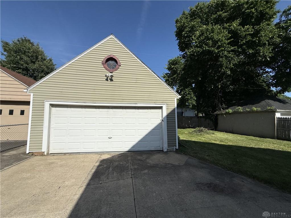 215 Aberdeen Property Photo 3