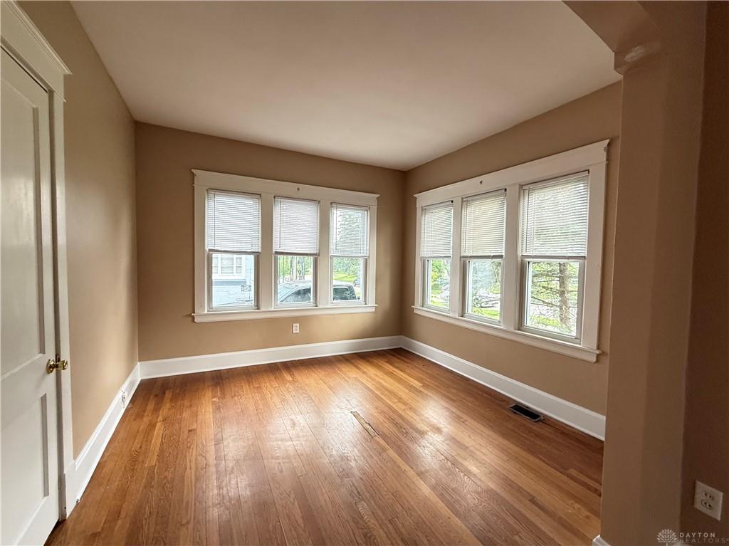 215 Aberdeen Property Photo 8