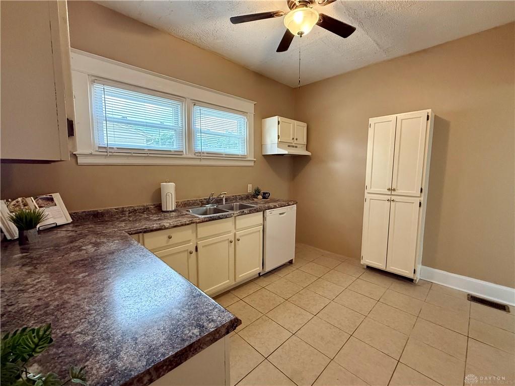 215 Aberdeen Property Photo 12