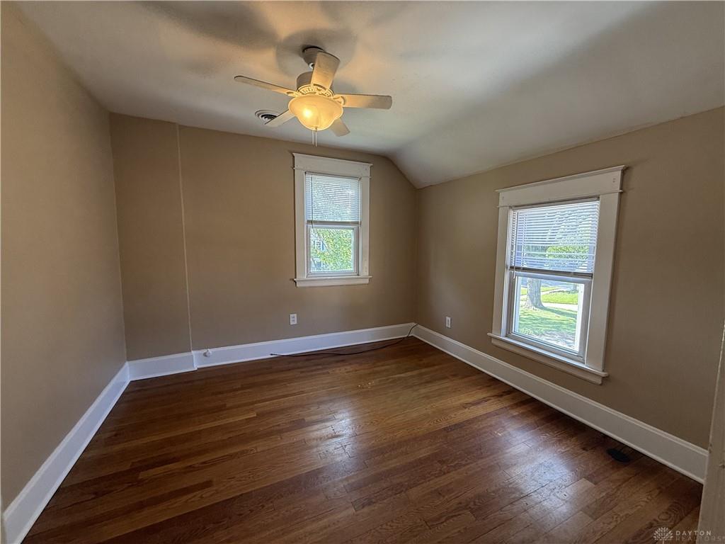 215 Aberdeen Property Photo 18