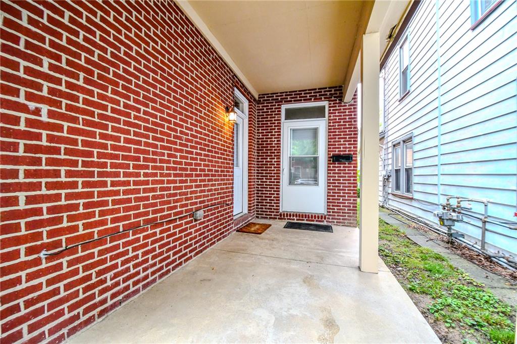 153 High Property Photo 4