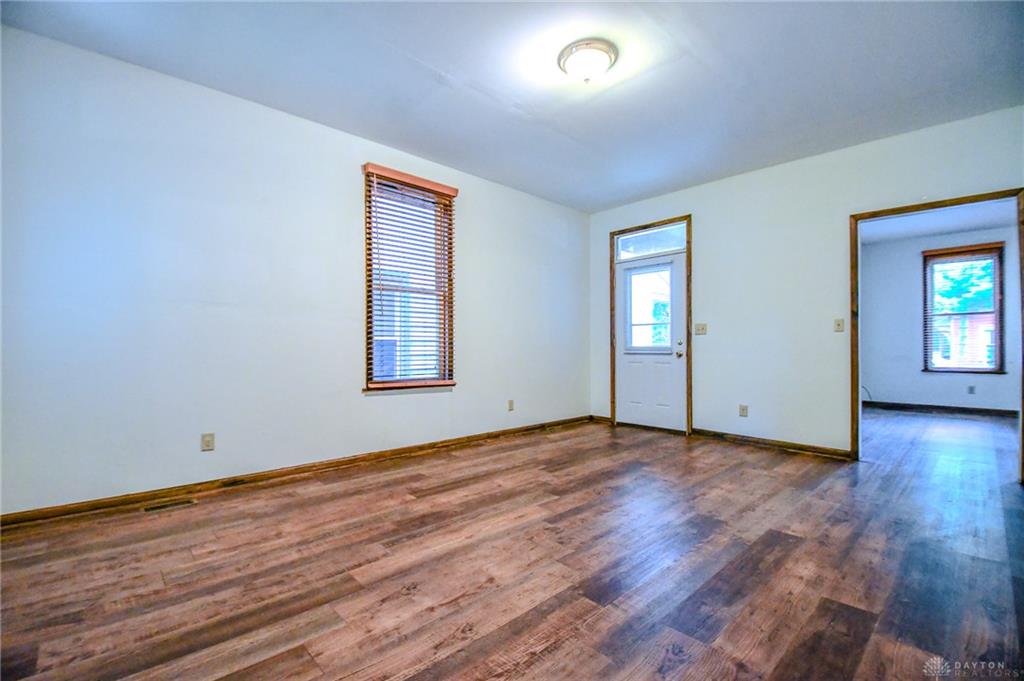 153 High Property Photo 5