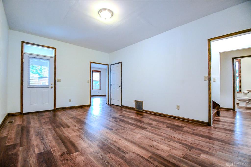 153 High Property Photo 6