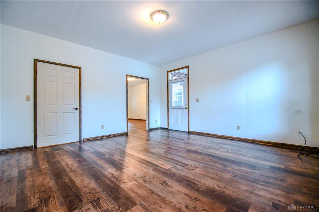 153 High Property Photo 8