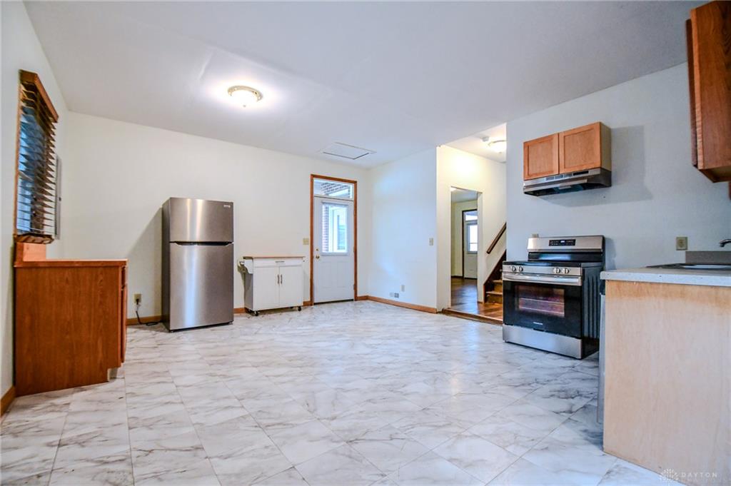 153 High Property Photo 12